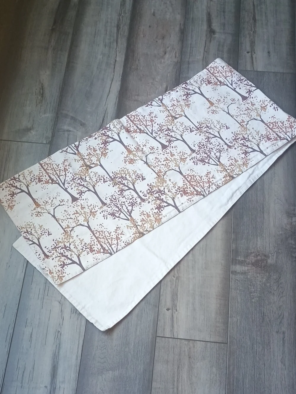 Able Tree Pattern Table Runner in White, Brown, Gold